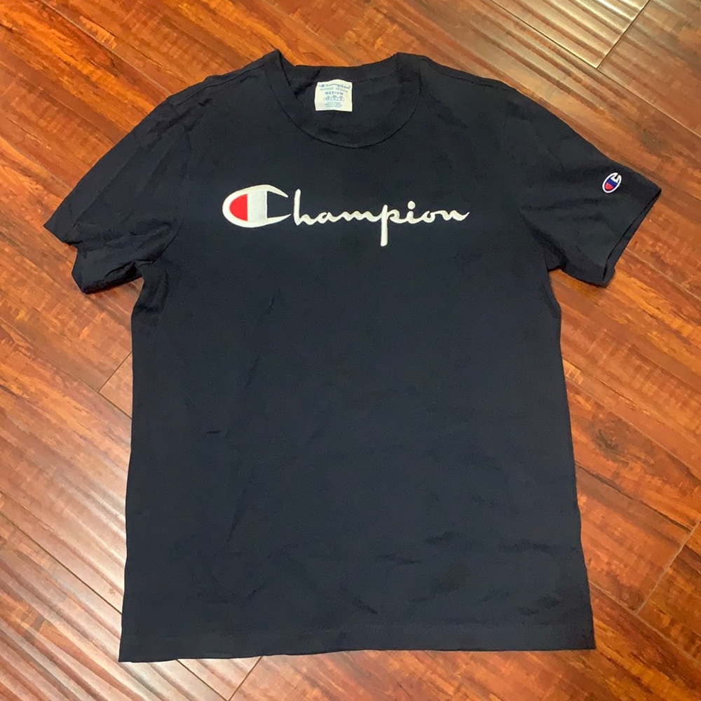 Champion Embrodery T-Shirt Size M
